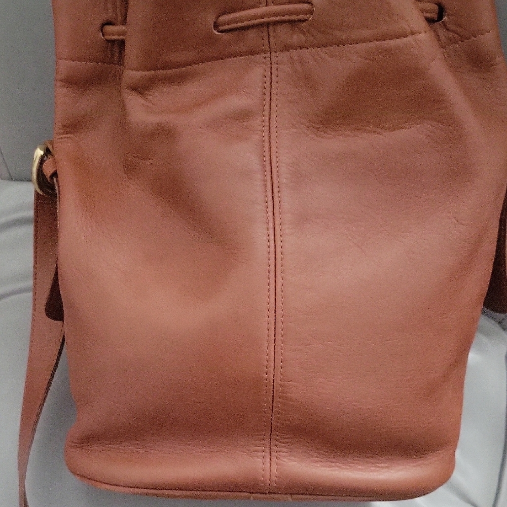 Coach Thompson Bucket - Picture 3 of 8